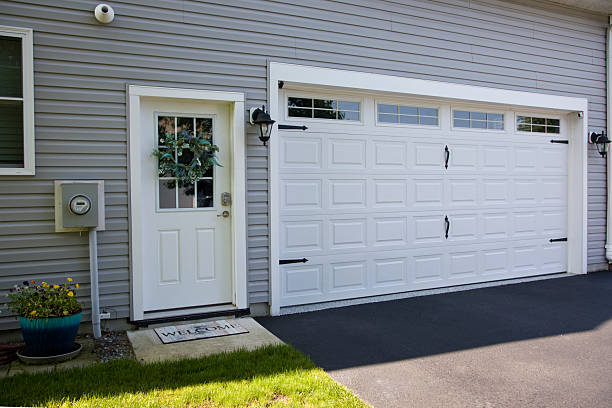 24/7 Emergency Garage Door Roller Replacement experts in Roscommon, MI